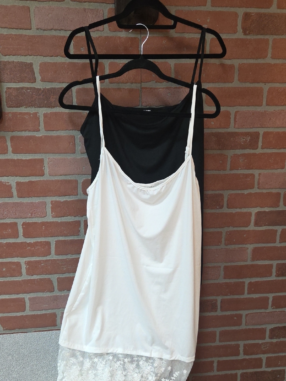 2 Pieces Black/Cream Lace Chemises XXL